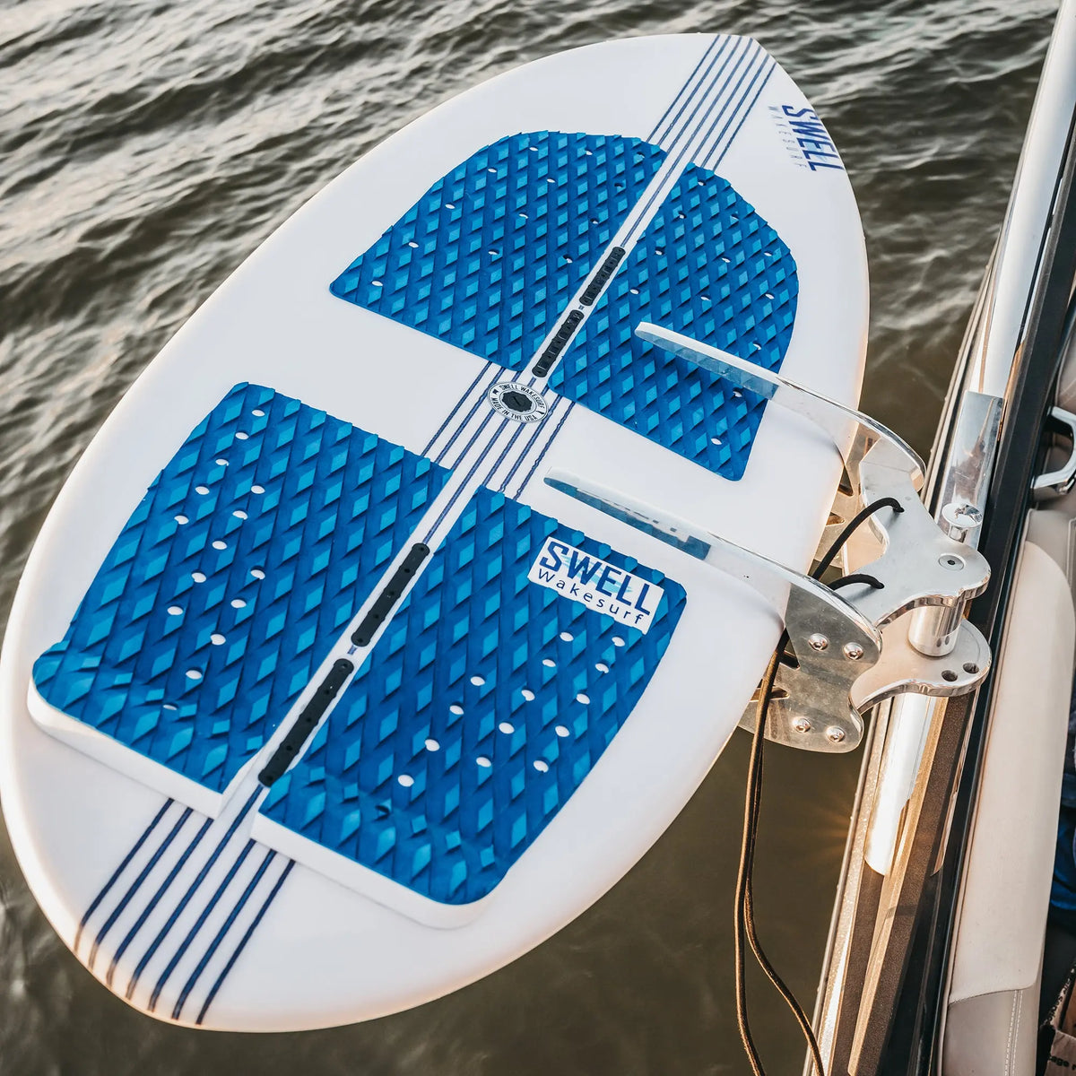 http://www.swellwake.com/cdn/shop/products/SWELL-Wakesurf-Traction-Pad-SWELL-Wakesurf-1657824837.jpg?v=1657824839&width=1200